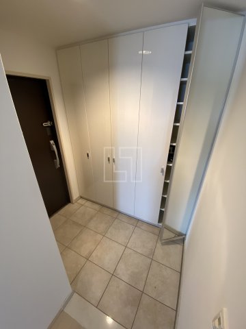 玄関　アルグラッド ザ・タワー心斎橋　玄関スペース