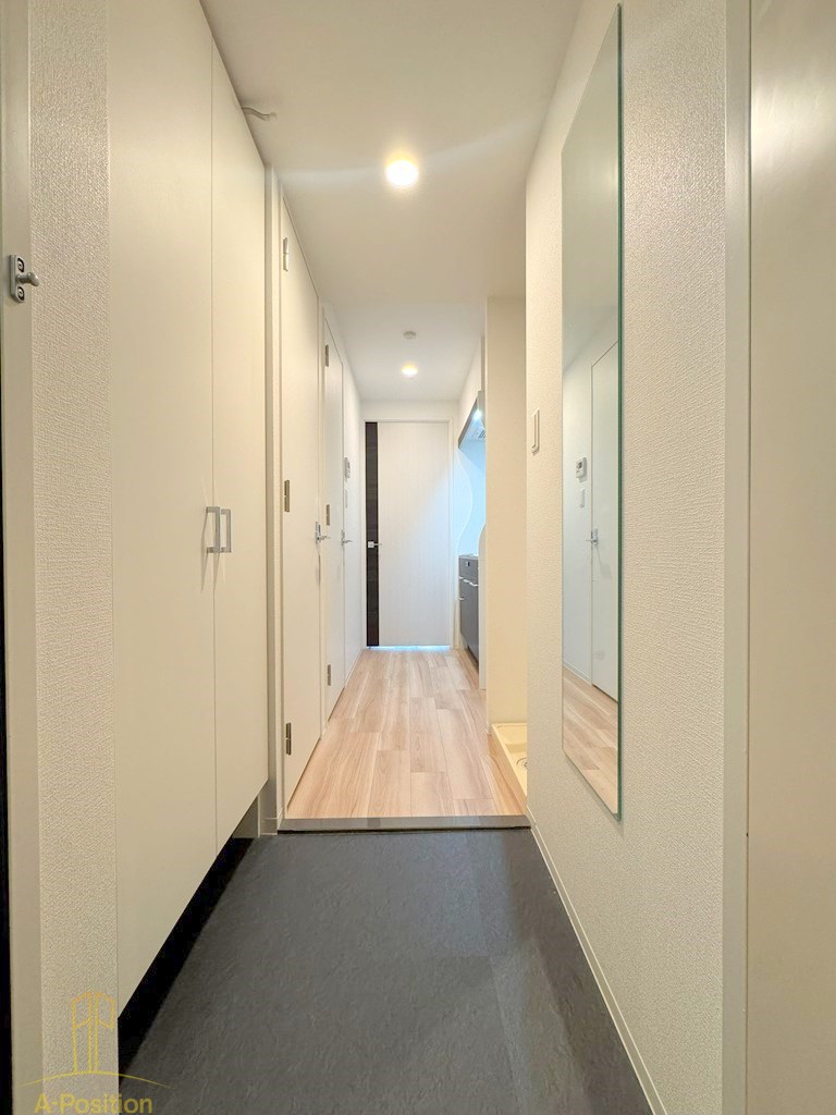 玄関　セレニテ難波グランデノール