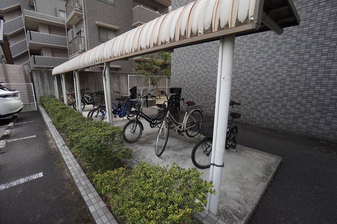 駐車場　駐輪場