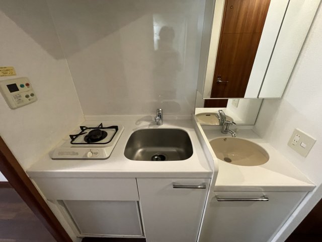 キッチン　(参考)同マンション同間取り他部屋の写真