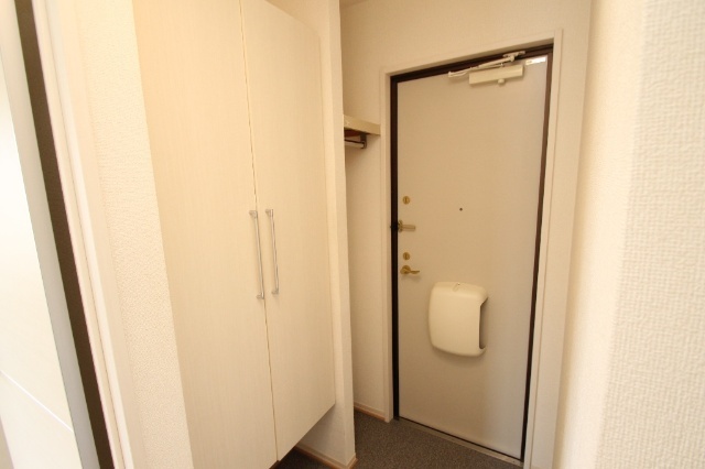 玄関　写真はイメージです。