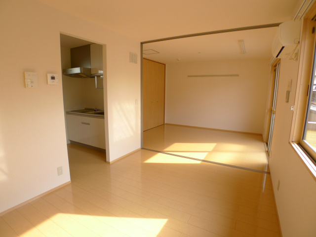 居室・リビング　LDK、洋室は繋げて使うと開放的です。