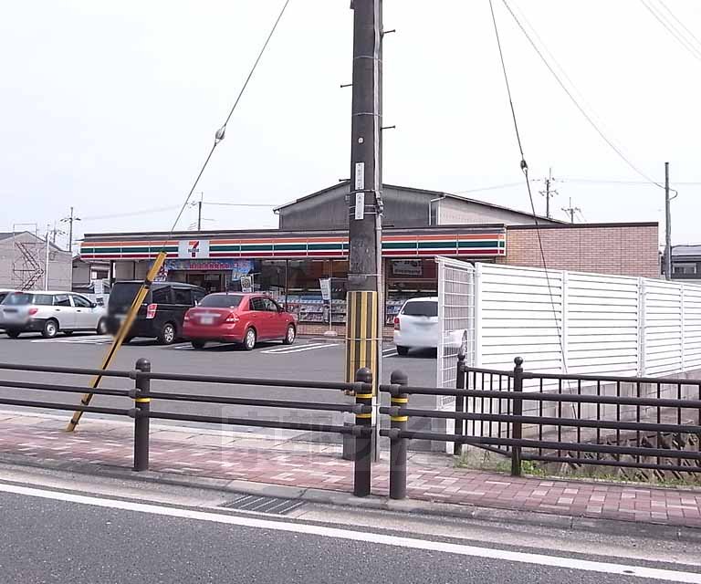 コンビニ　セブンイレブン　久御山佐山店（コンビニ）まで70m