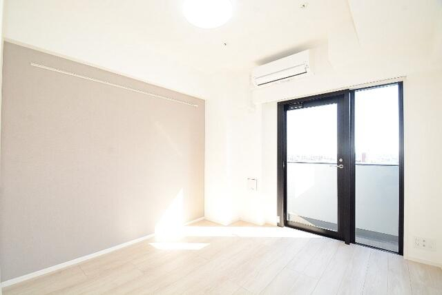 居室・リビング　カラータイプ異なります。