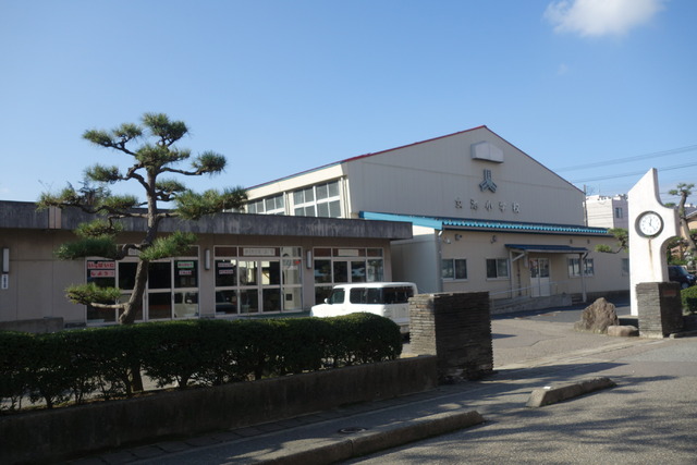 小学校　新潟市立女池小学校（小学校）まで324m