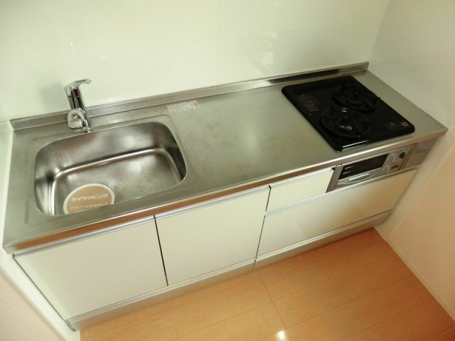 キッチン　窓付きキッチンで換気しやすくオススメです！