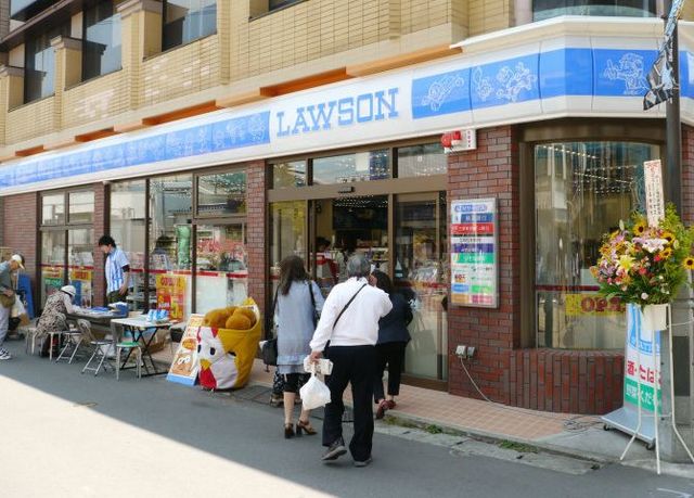 コンビニ　ローソン向ヶ丘遊園駅前店（コンビニ）まで722m