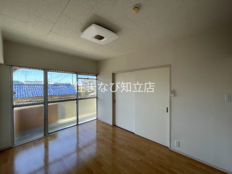 居室・リビング　同型別部屋写真