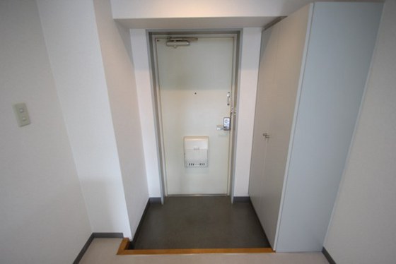 玄関　※別部屋の写真です
