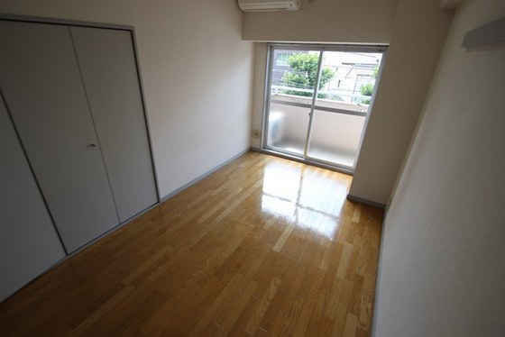 居室・リビング　※別部屋の写真です