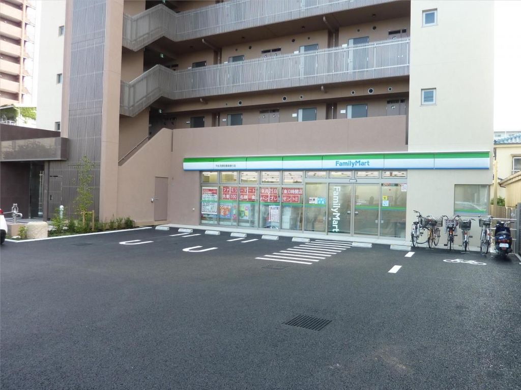 コンビニ　ファミリーマート千住河原町墨堤通り店（コンビニ）まで50m