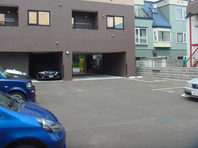 駐車場　駐車場