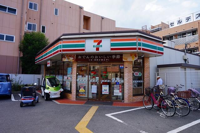 コンビニ　セブンイレブン高槻竹の内町店（コンビニ）まで172m
