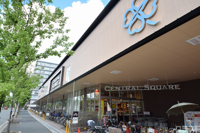 スーパー　ライフセントラルスクエア西大路花屋町店（スーパー）まで326m