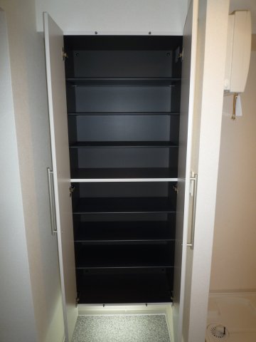 収納　シューズボックス