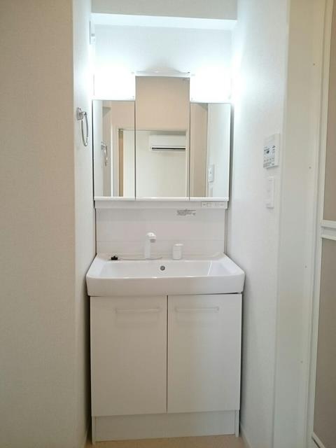 洗面設備　独立洗面台です。