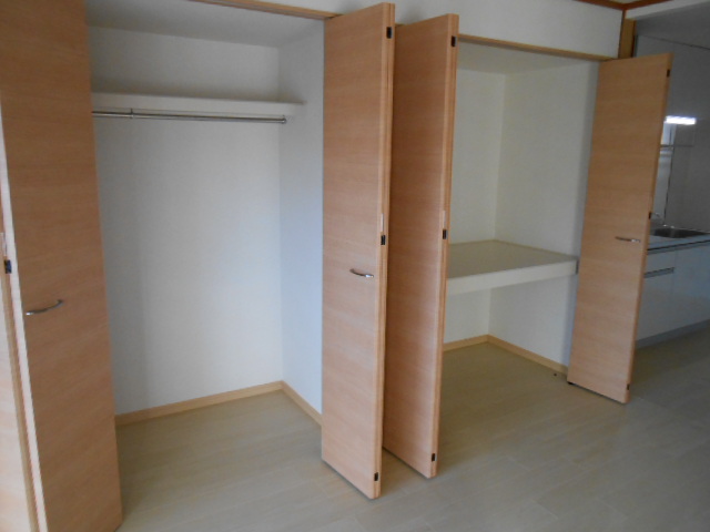 収納　リビング内収納（クローゼット・納戸）２間分完備
