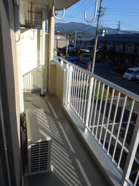 バルコニー　南面ルーフ・ワイドバルコニー（物干し設備有り）