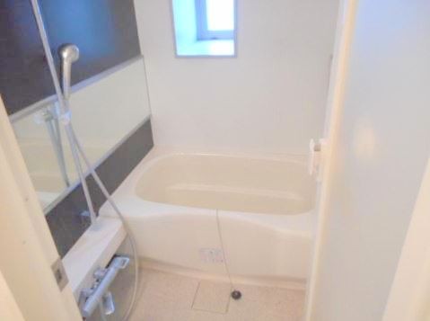 バス・シャワールーム　※別部屋参考写真