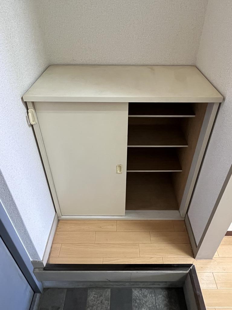 収納　シューズボックス