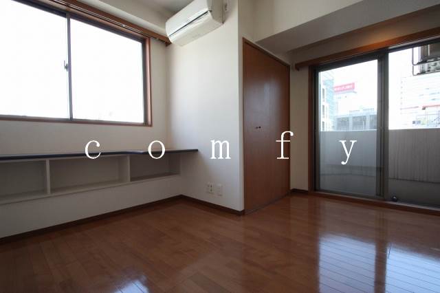 その他部屋・スペース　２面採光の洋室