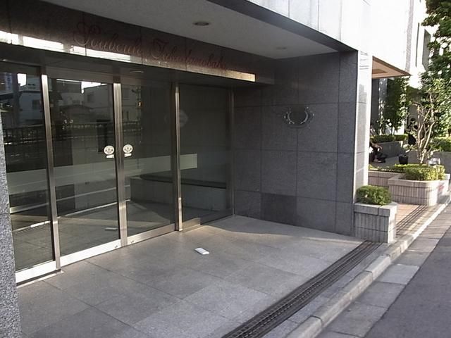 エントランス　エントランス入口です。