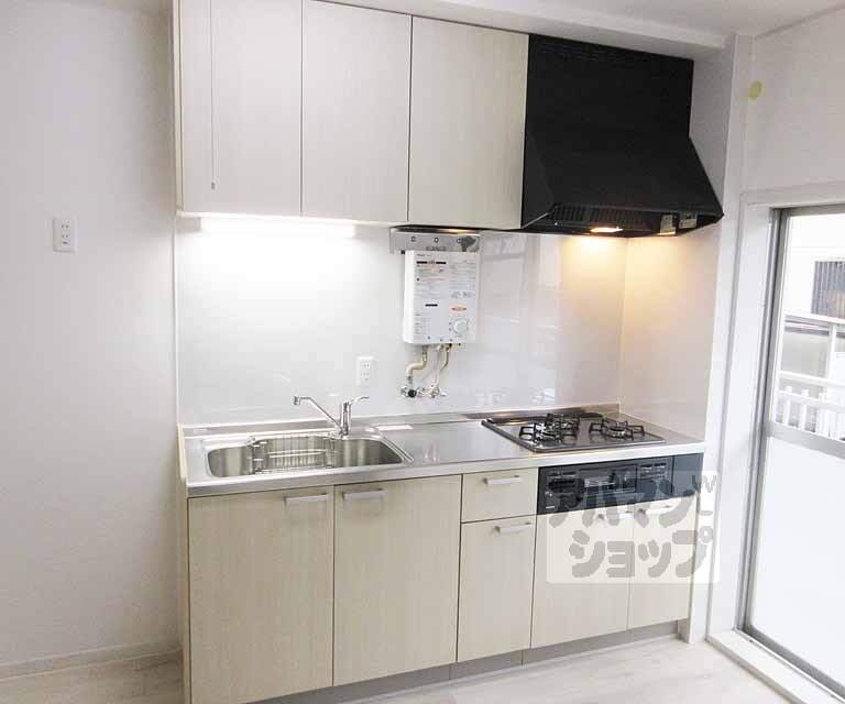 キッチン　大きくて使い勝手・なキッチンです