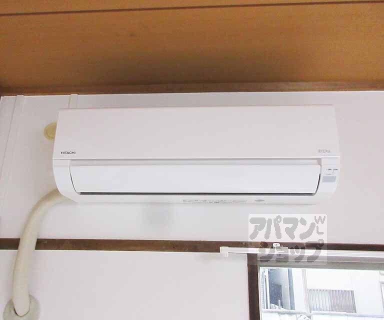 その他設備　クーラー付き洋室８帖