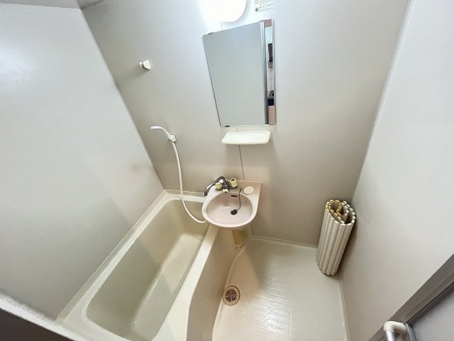 バス・シャワールーム　ゆったり過ごせるお風呂です