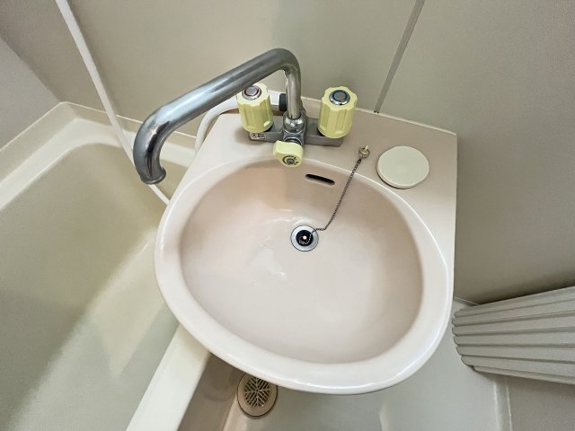 洗面設備　ゆったりとスペースのある洗面所