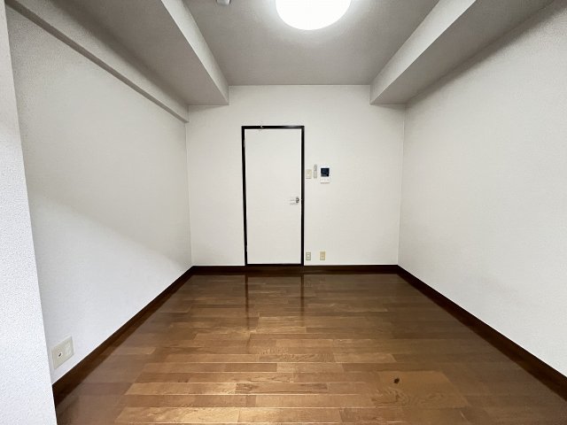 居室・リビング　こちらのリビングで趣味の時間をお楽しみください