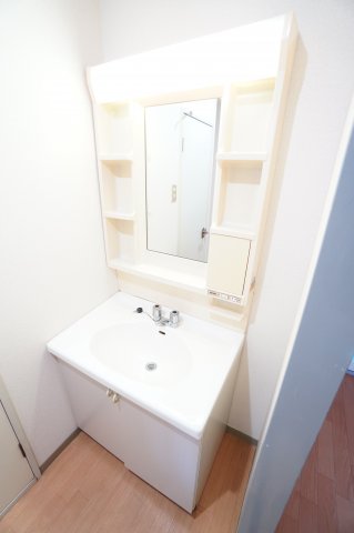 洗面設備　※同物件・同タイプの写真です。