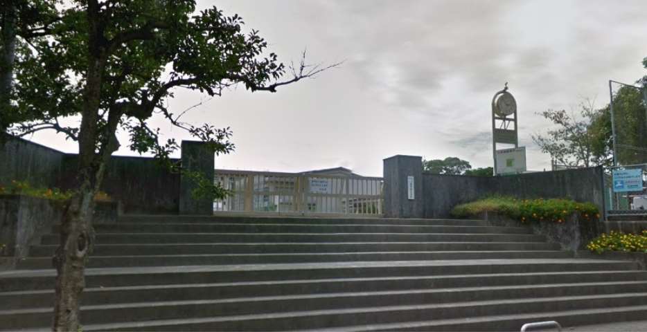 中学校　鹿児島市立西紫原中学校（中学校）まで717m