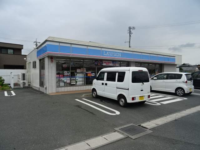 コンビニ　ローソン（コンビニ）まで704m