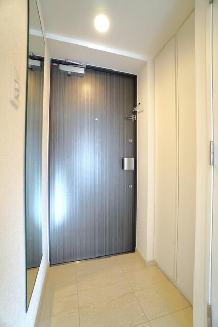 玄関　※写真は同タイプ住戸です。?