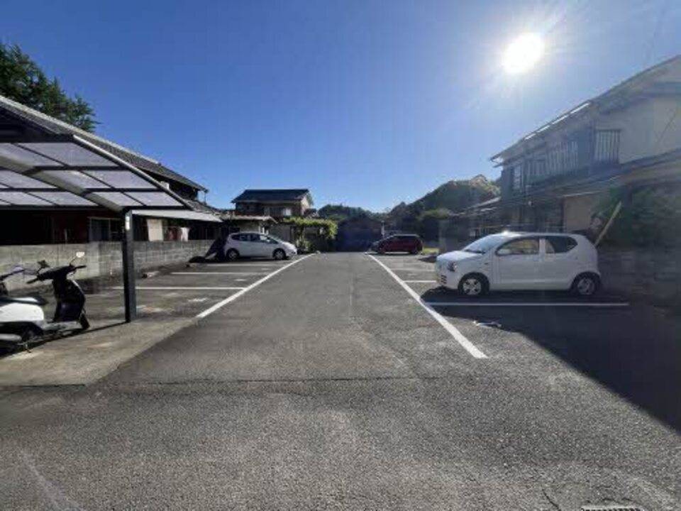 駐車場　駐車場