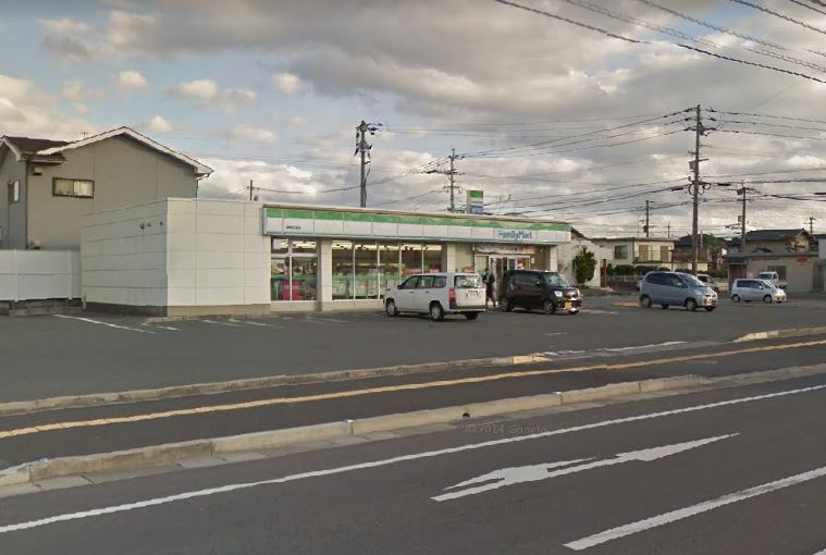 コンビニ　ファミリーマート 遠賀松の本6丁目店（コンビニ）まで950m