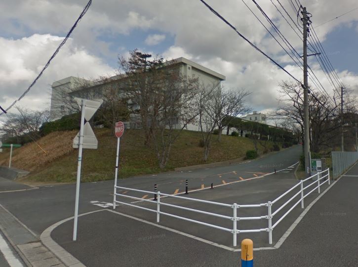 中学校　遠賀町立遠賀中学校（中学校）まで1353m