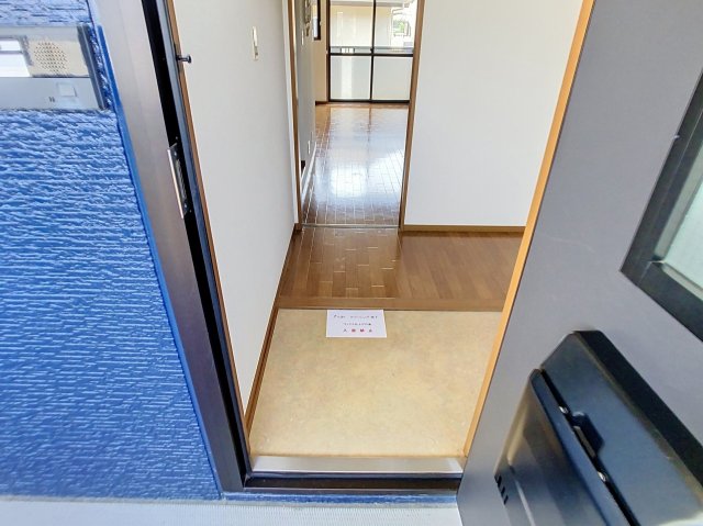 玄関　2026年7月撮影※現況が相違する場合は現況を優先致します。