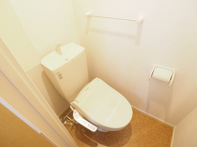 トイレ　落ち着いたトイレです