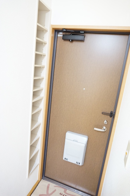玄関　【※他号室参考写真】玄関まわり