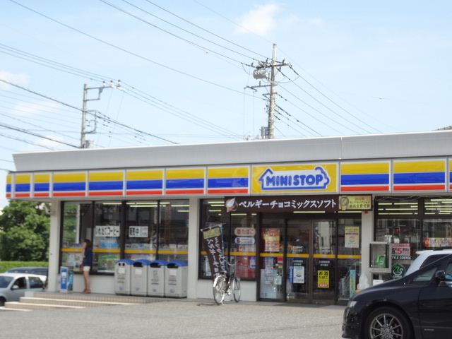 コンビニ　ミニストップ（コンビニ）まで240m