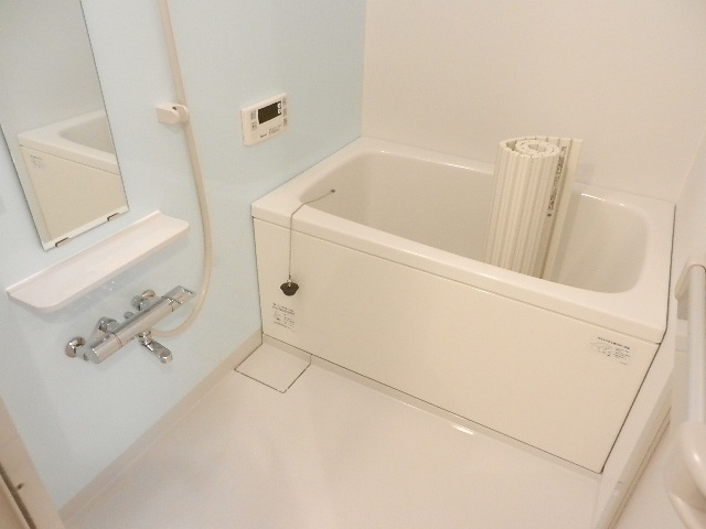 バス・シャワールーム　(同タイプの他の部屋の写真です)