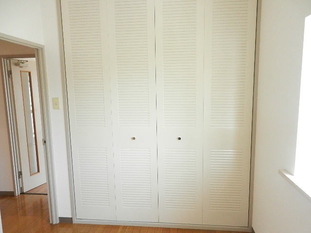 収納　(同タイプの他の部屋の写真です)