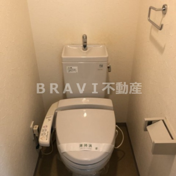 トイレ　【サムティ本町東レジックス】ゆったりとした空間のトイレです