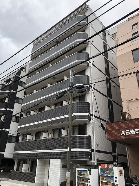 建物外観　７階建ての賃貸マンション