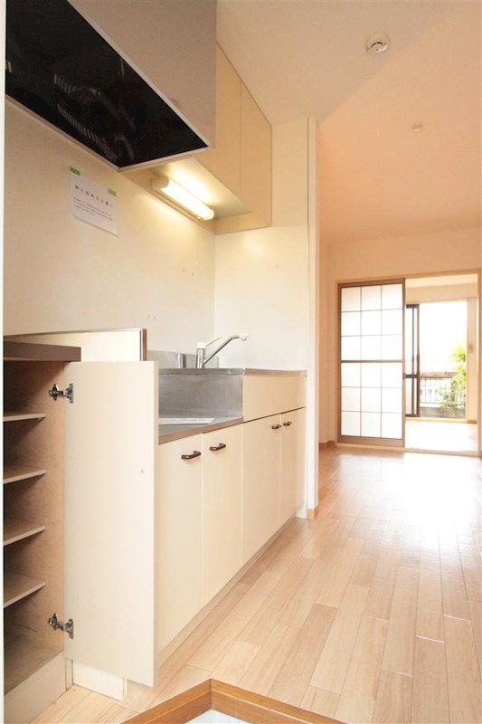 玄関　下駄箱付き　※別部屋同間取り写真につき若干相違有
