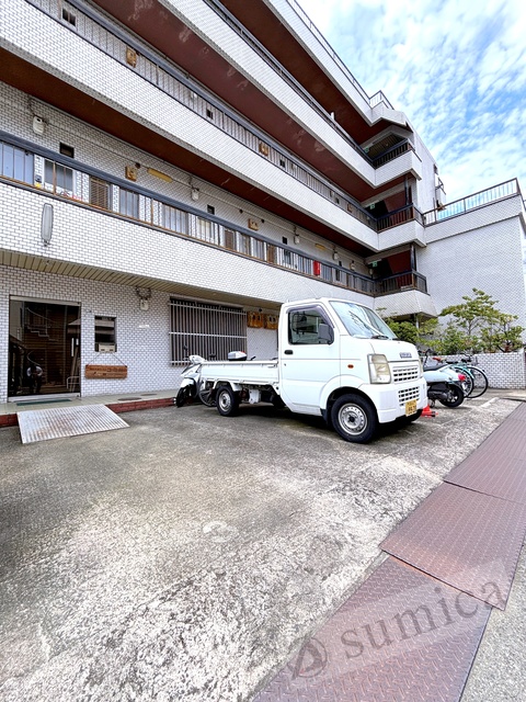 駐車場　ラクラク。敷地内駐車場です。