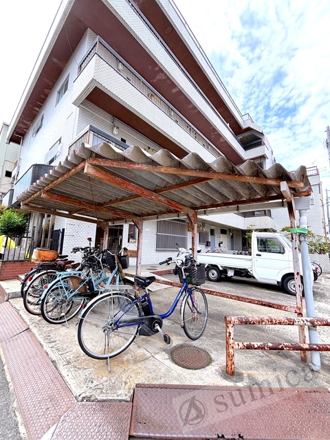 その他共有部分　屋根付き駐輪場が嬉しいです♪♪