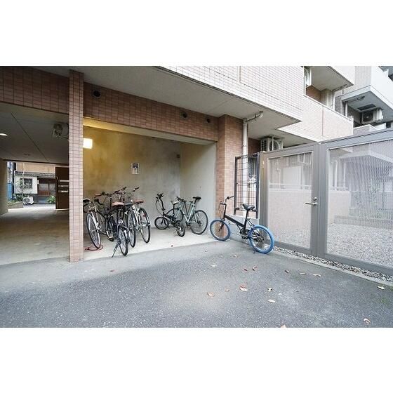 その他共有部分　★屋根付き駐輪場★